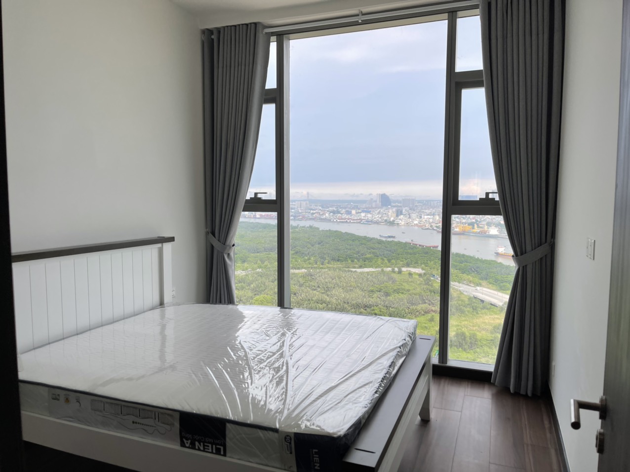 Cho Thuê Căn Hộ 1PN Empire City EP0822 - Hình 1